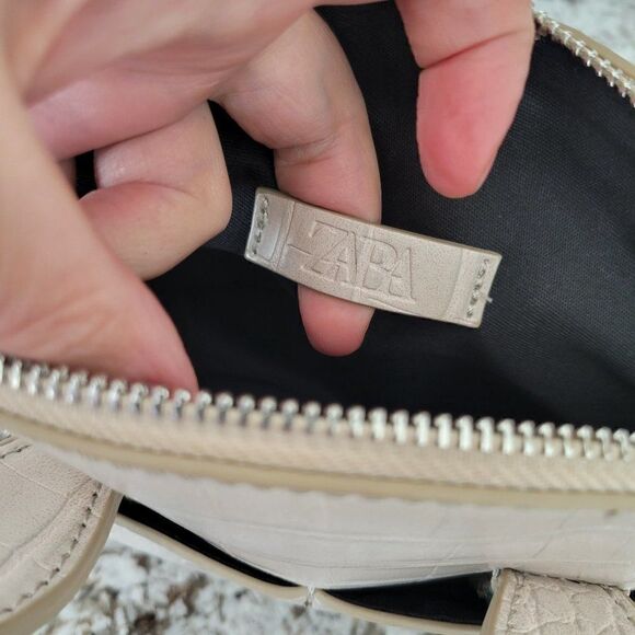 Zara Crocodile Print Crossbody‎ - Picture 8 of 10